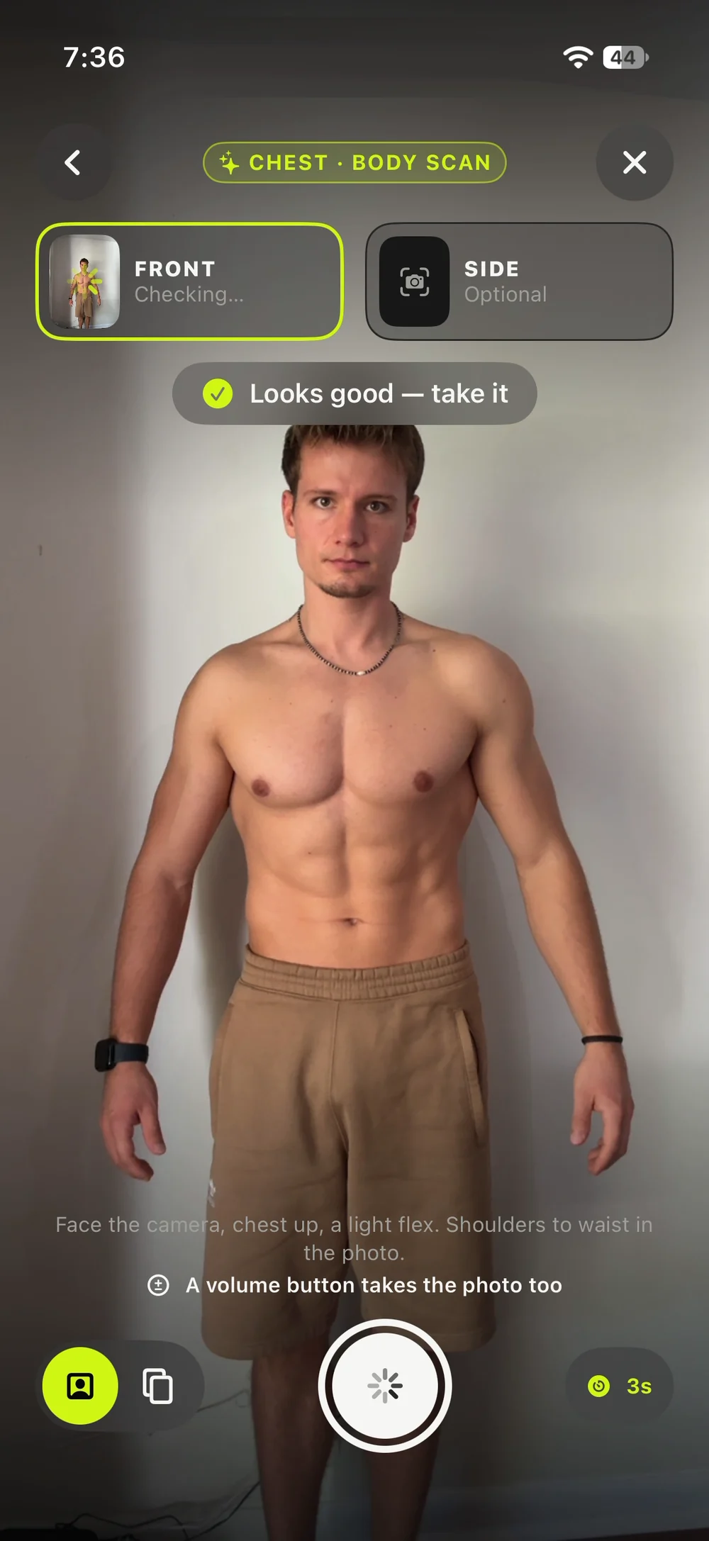 The Body Scan camera with a front photo framed and the hint Looks good, take it